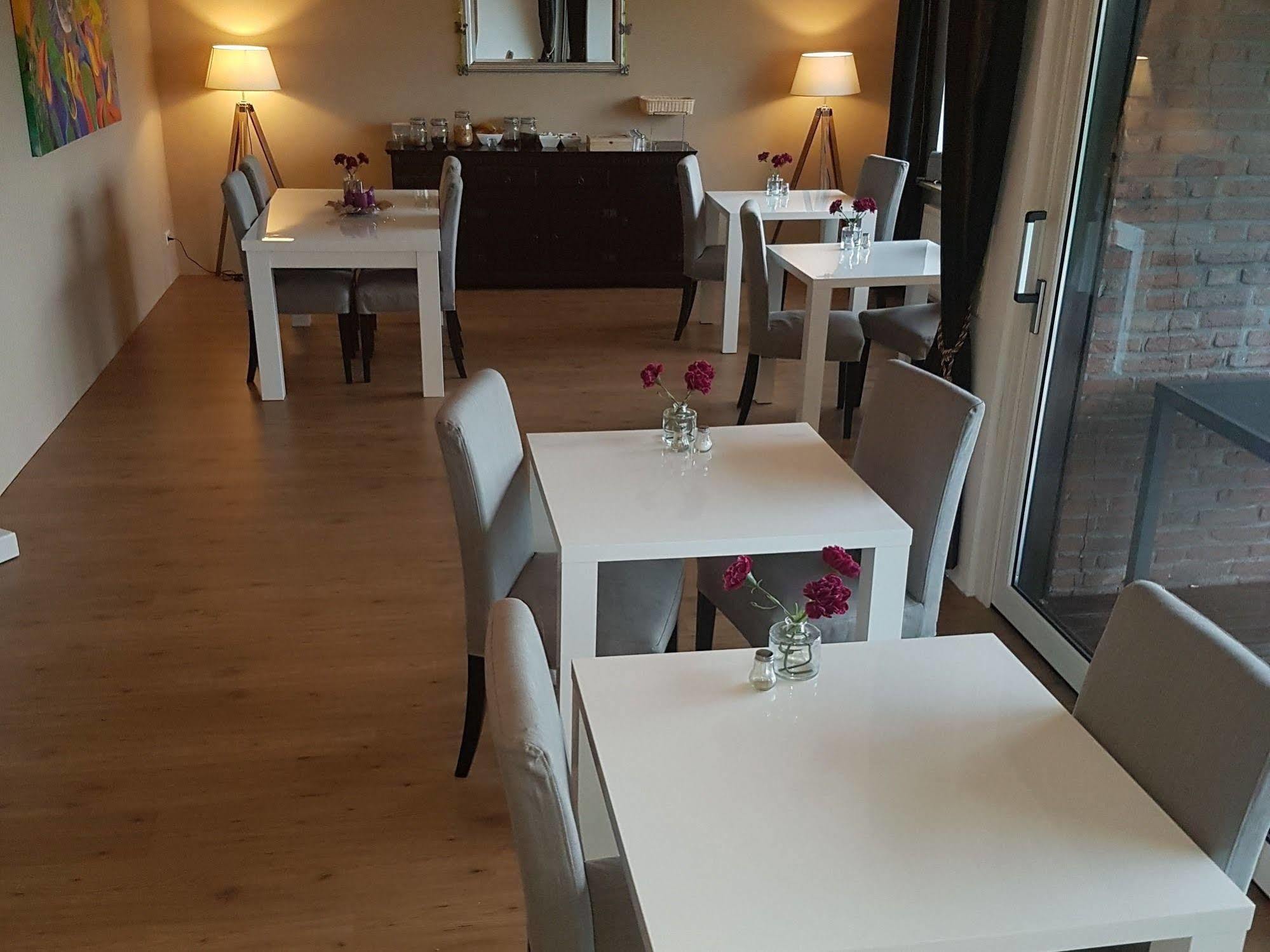 Bed & Breakfast Rheiderland Ditzumerverlaat Buitenkant foto